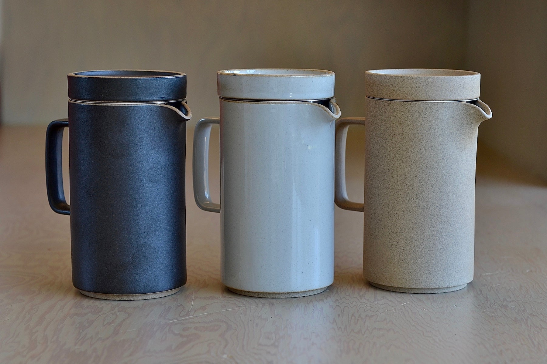 Hasami Tall Teapot in Gray